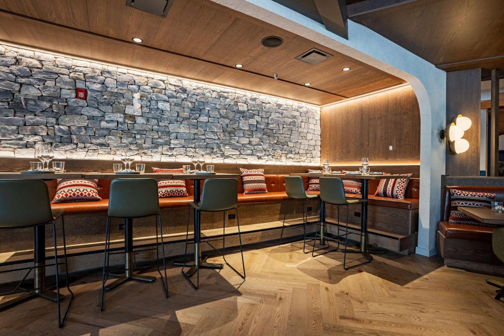 Mtn House By Basecamp Hotel Canmore Eksteriør billede