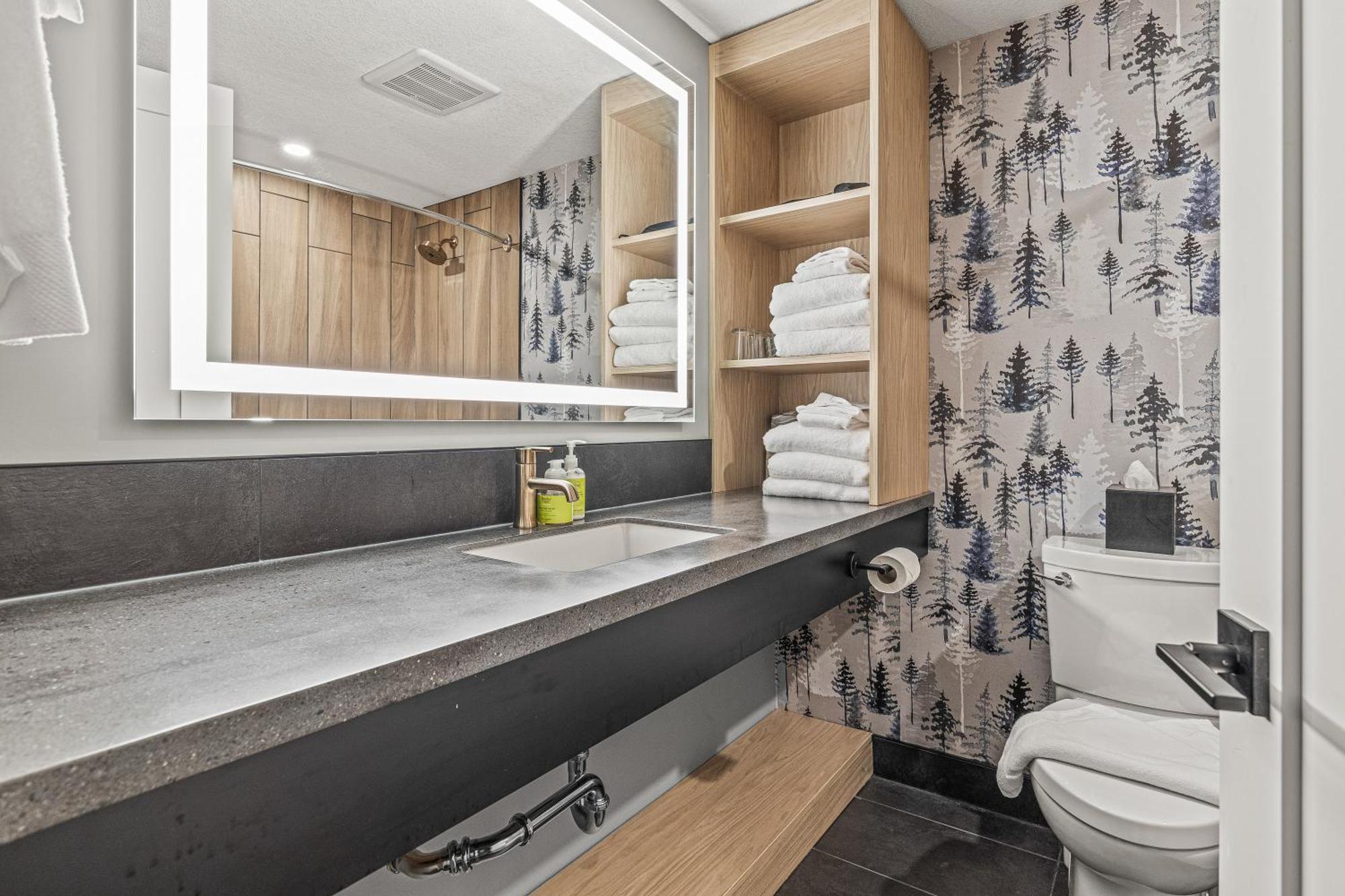 Mtn House By Basecamp Hotel Canmore Eksteriør billede