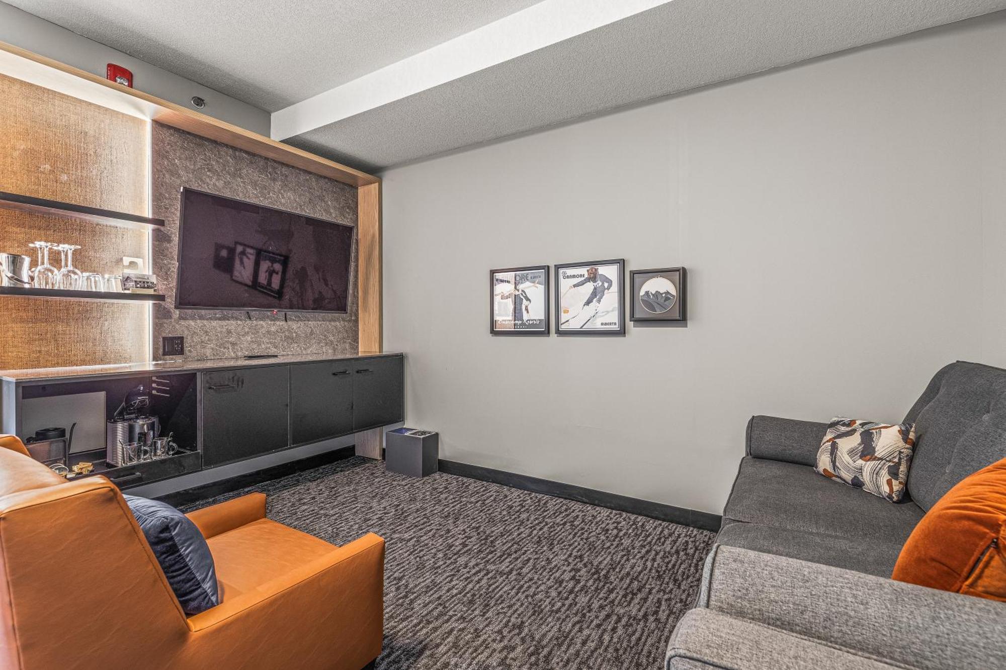 Mtn House By Basecamp Hotel Canmore Eksteriør billede