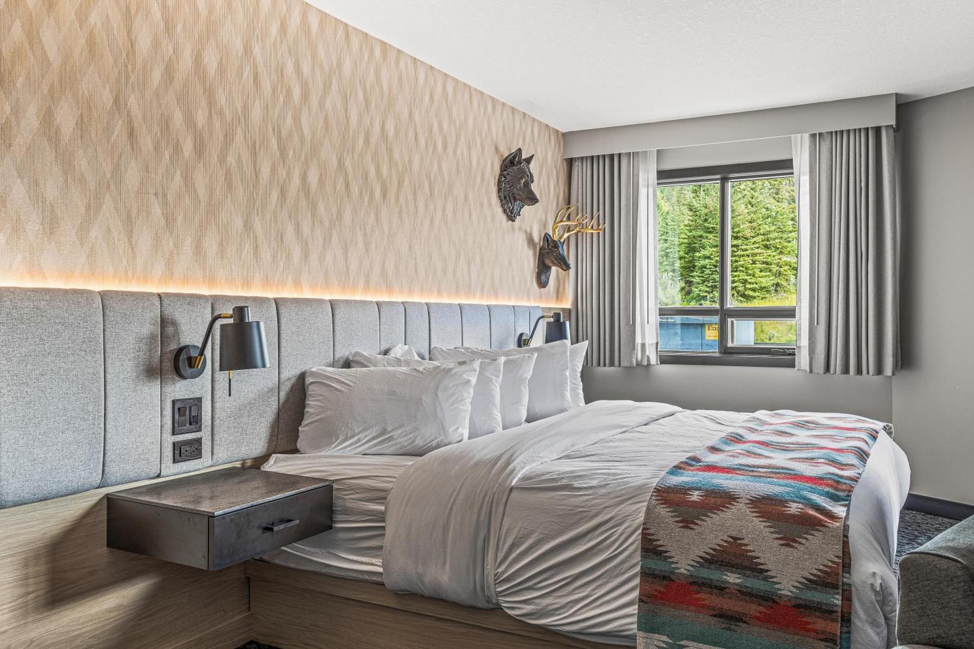 Mtn House By Basecamp Hotel Canmore Eksteriør billede