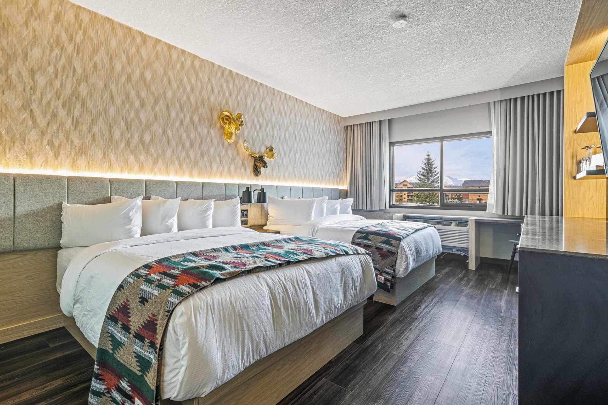 Mtn House By Basecamp Hotel Canmore Eksteriør billede