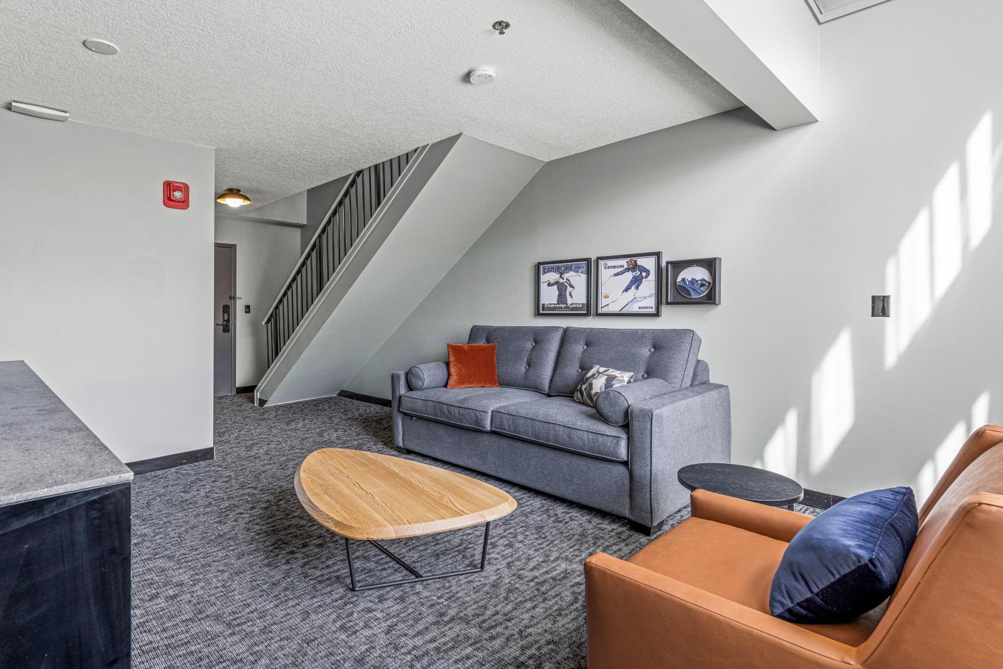 Mtn House By Basecamp Hotel Canmore Eksteriør billede